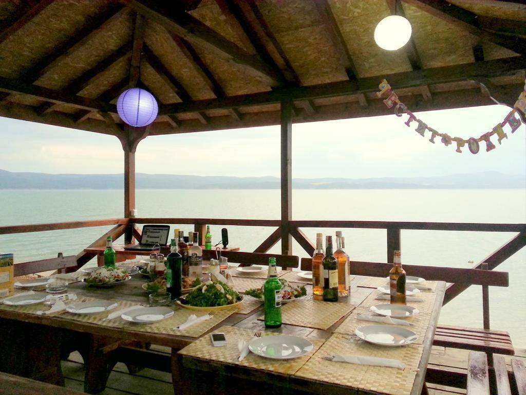 Комплекс Белите Къщи Shtarkelovo Gnezdo Exterior foto