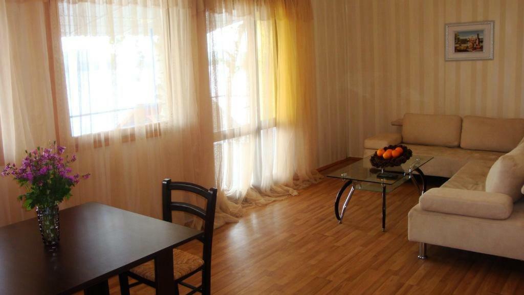 Комплекс Белите Къщи Shtarkelovo Gnezdo Exterior foto